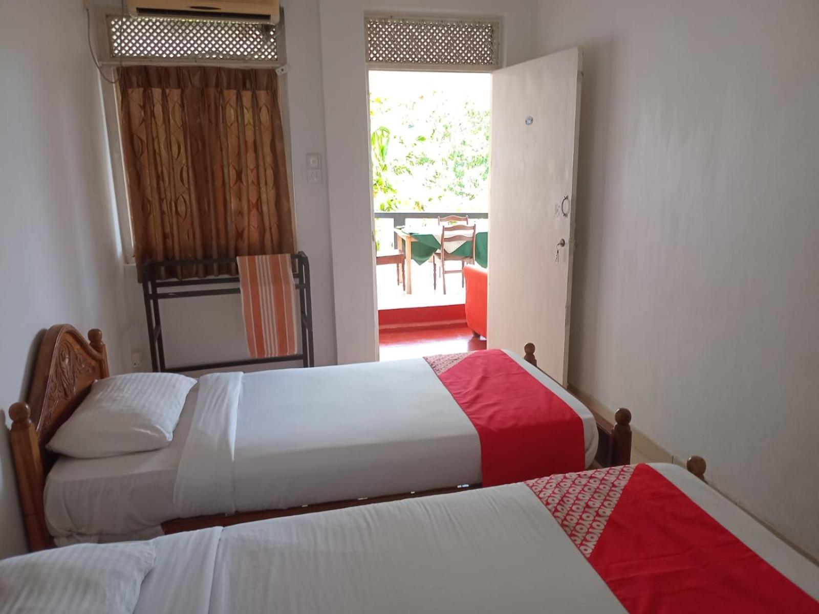 Blue Haven Guest House Канди Экстерьер фото